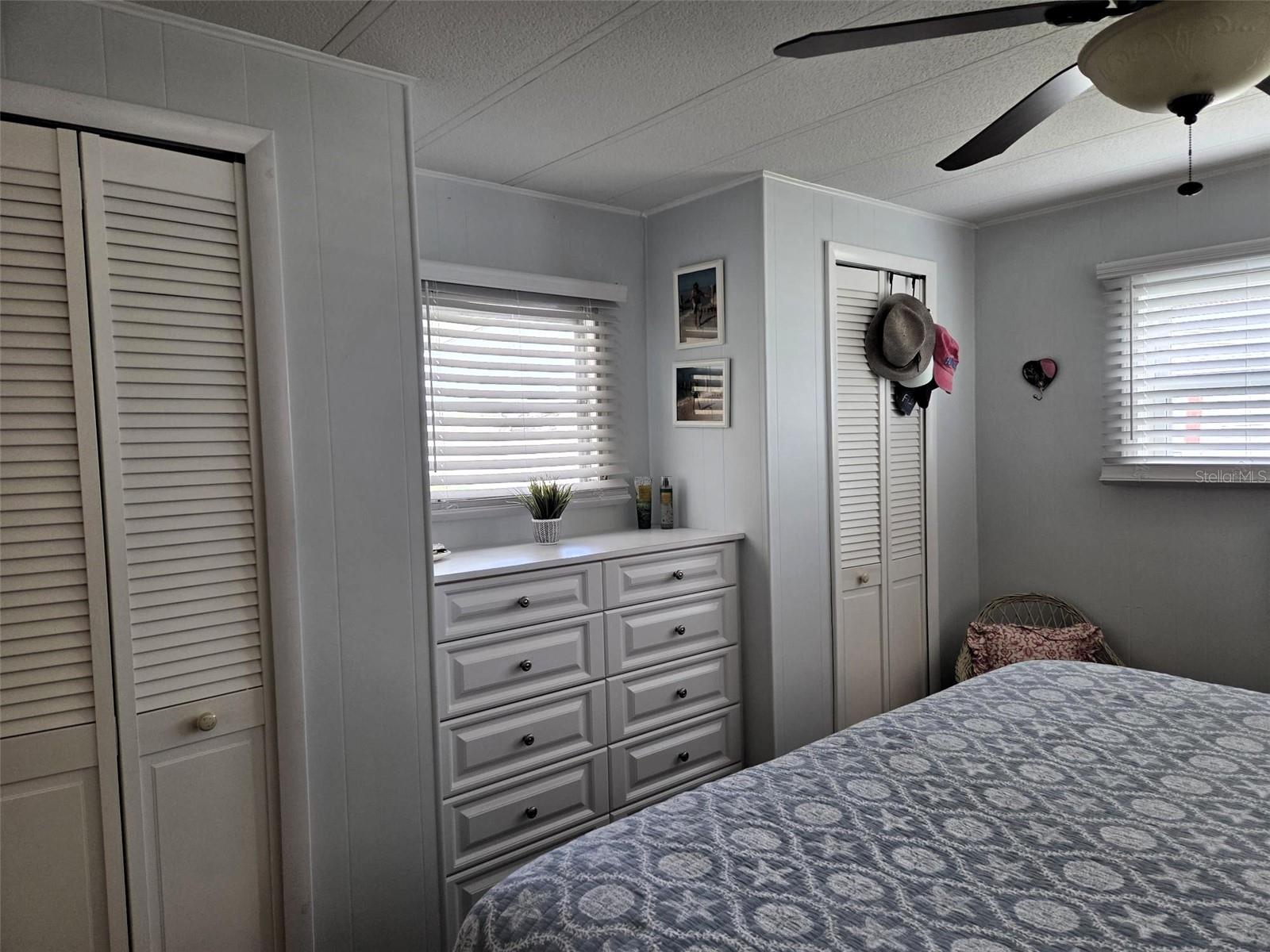 OAKWOOD MANOR - Residential