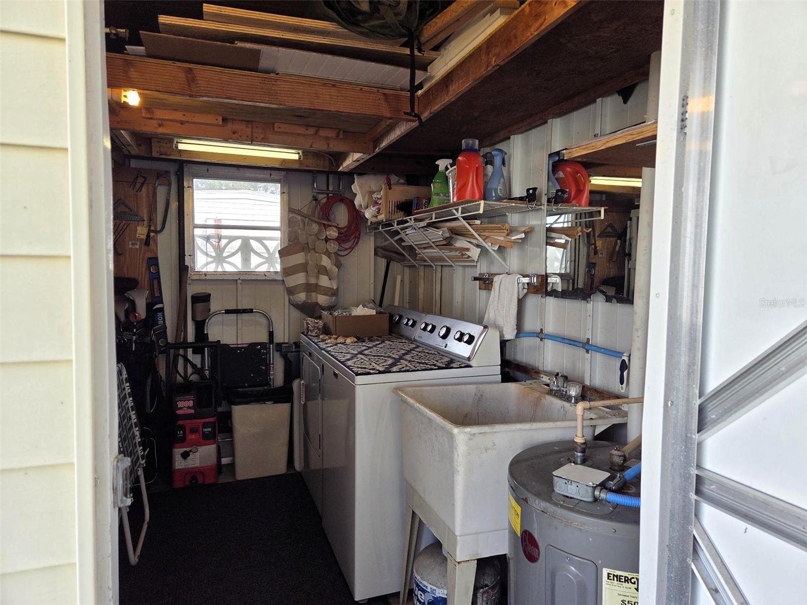 OAKWOOD MANOR - Residential