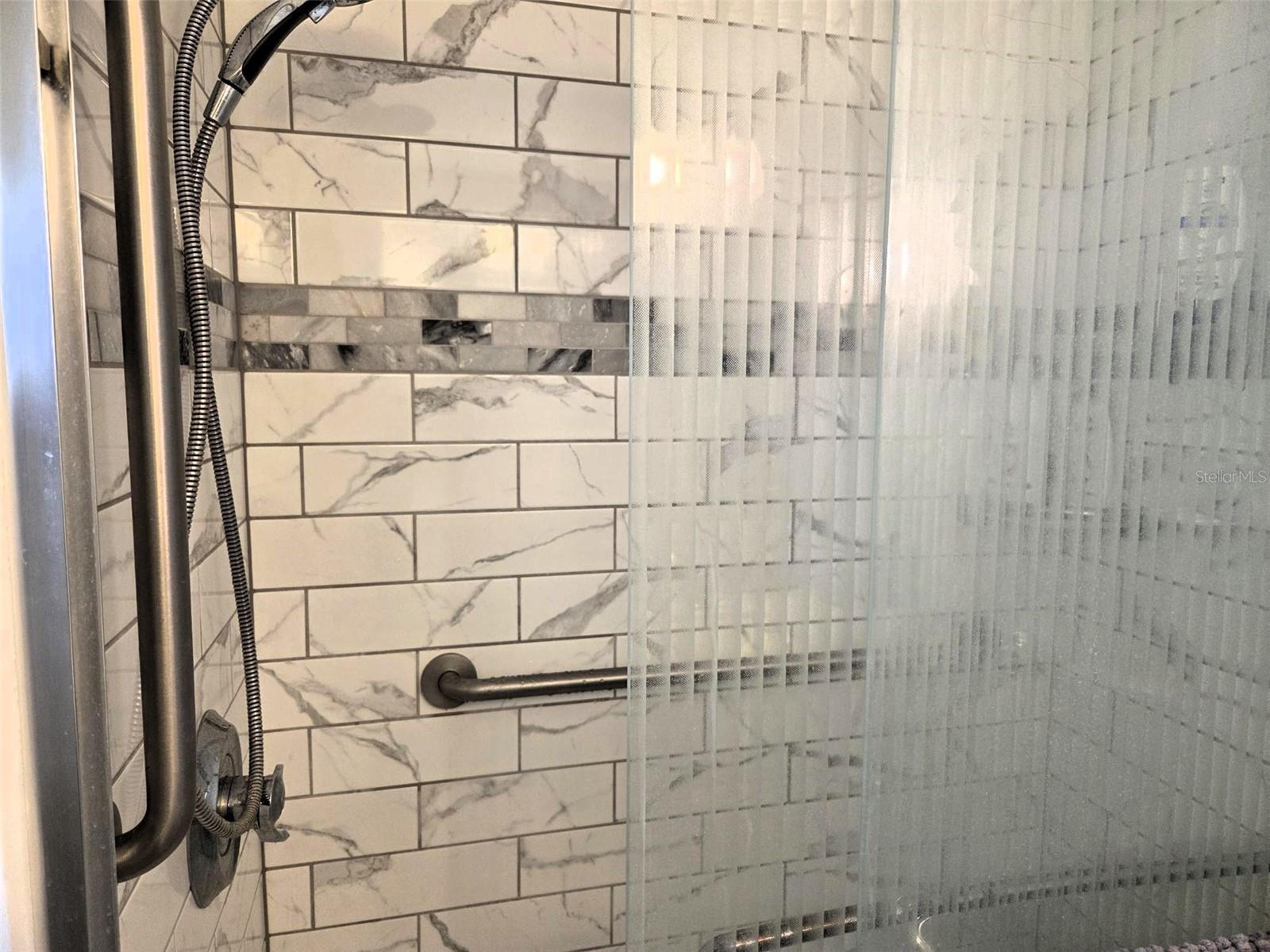 OAKWOOD MANOR - Residential