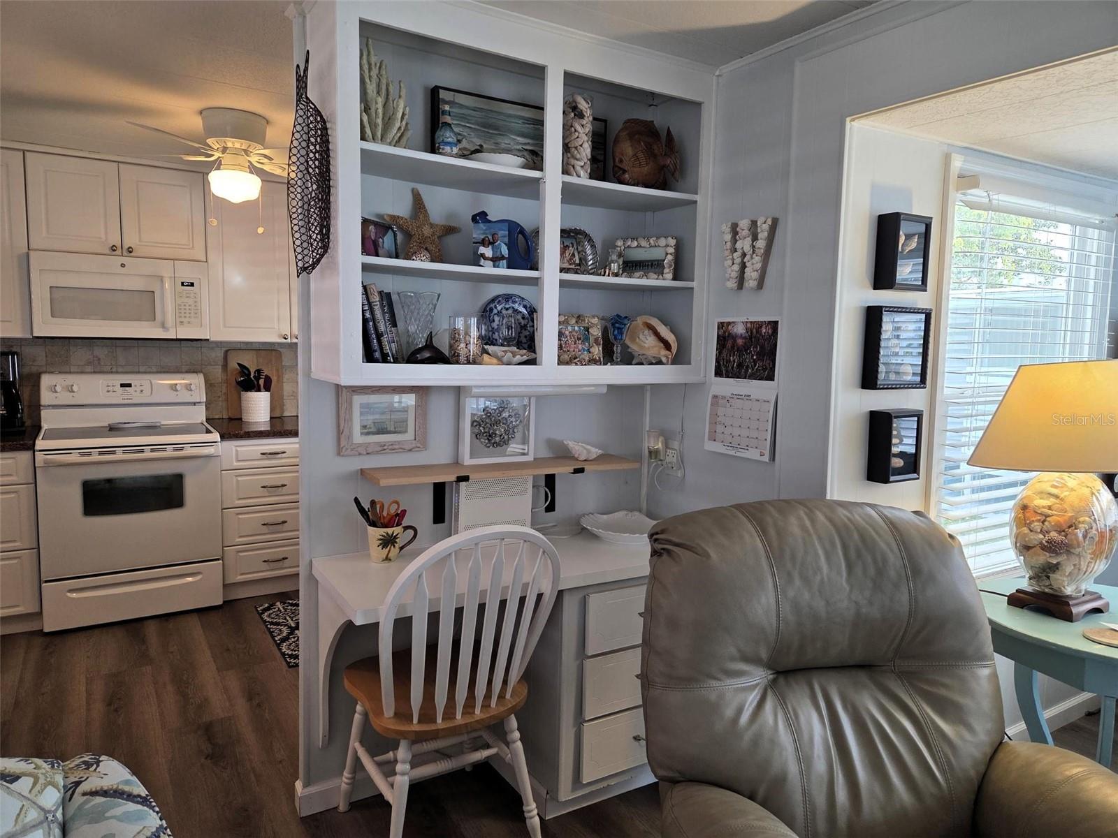 OAKWOOD MANOR - Residential