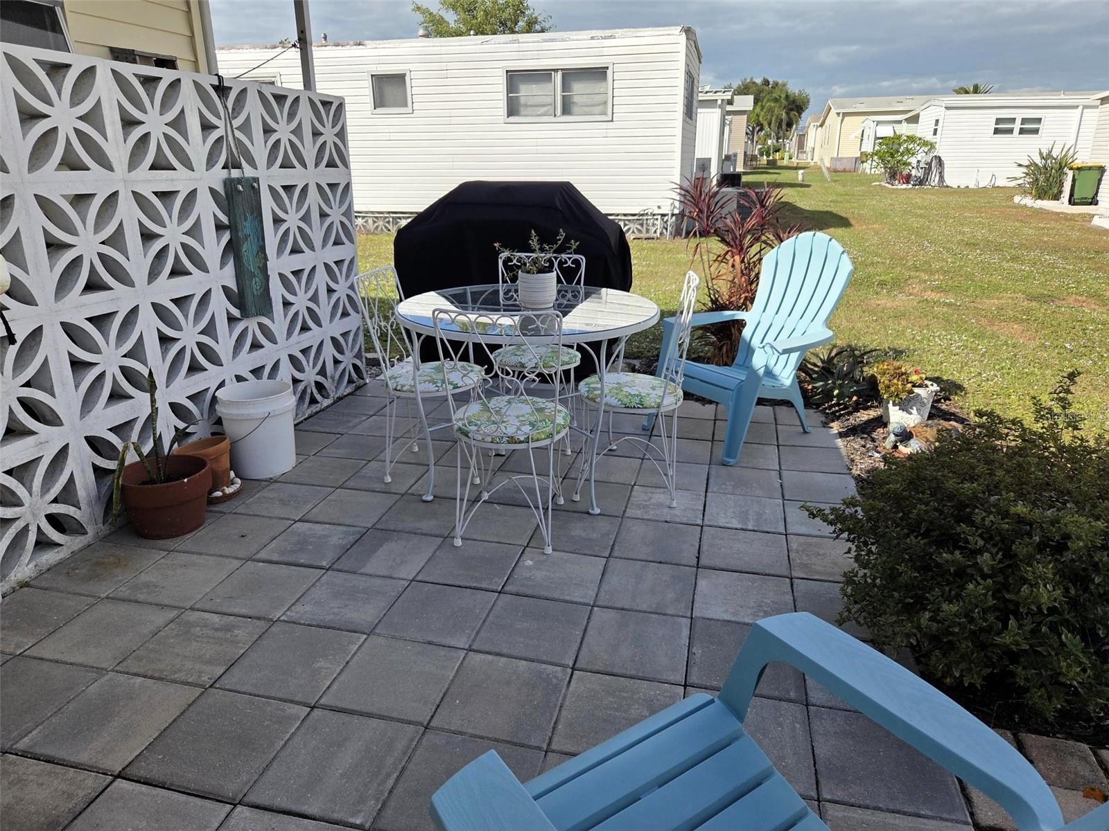 OAKWOOD MANOR - Residential