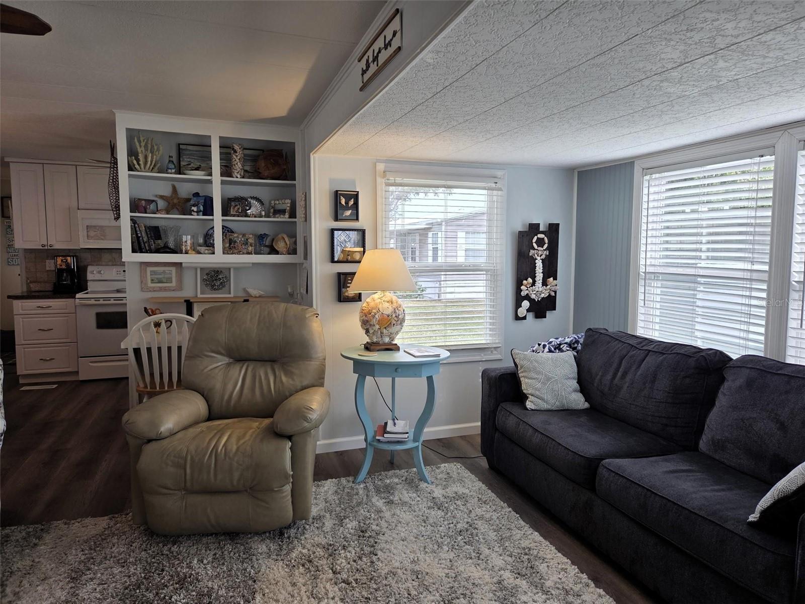 OAKWOOD MANOR - Residential