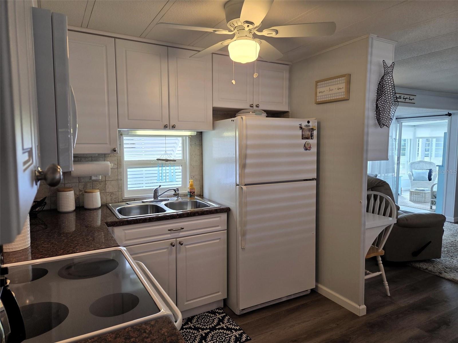 OAKWOOD MANOR - Residential