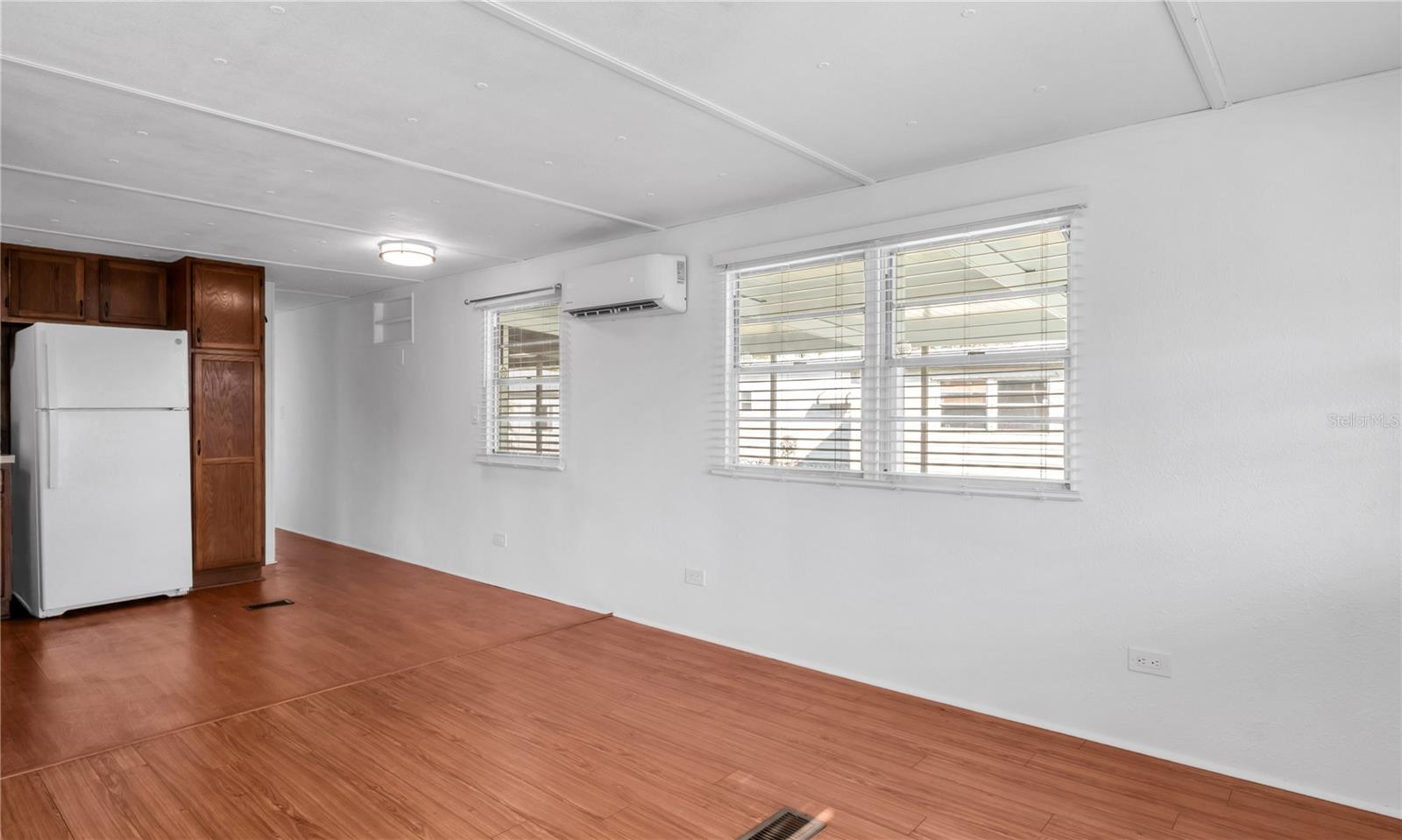 CASA LOMA MOBILEHOME SUB - Residential Lease