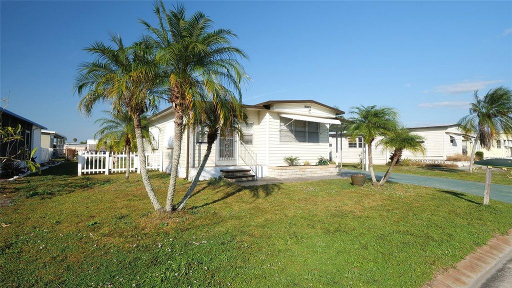 Photo of 209 50th Avenue Plaza E, Bradenton, FL 34203 (MLS # A4672469)