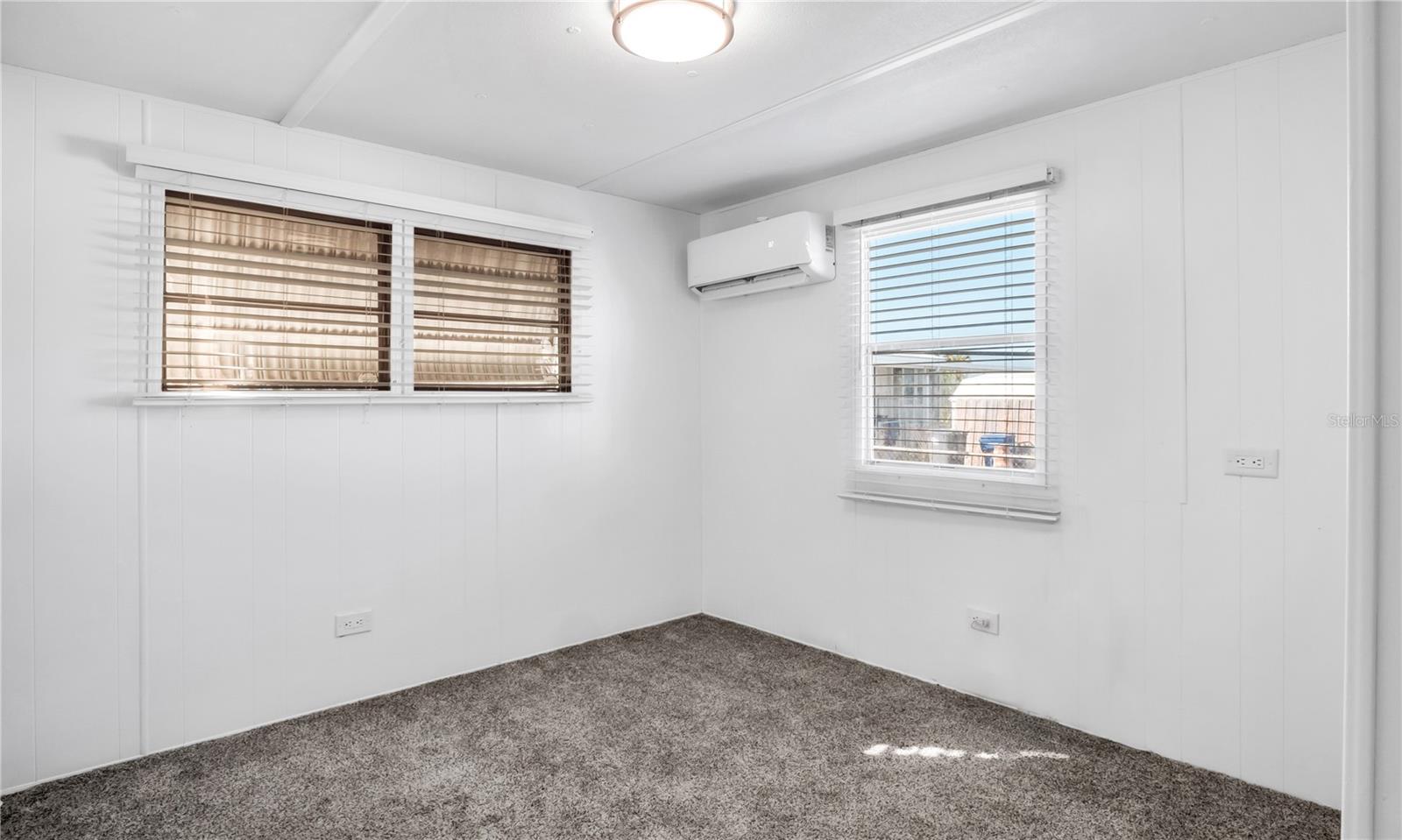 CASA LOMA MOBILEHOME SUB - Residential Lease