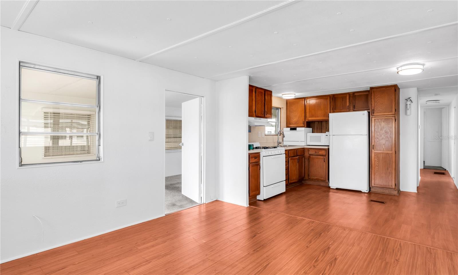 CASA LOMA MOBILEHOME SUB - Residential Lease