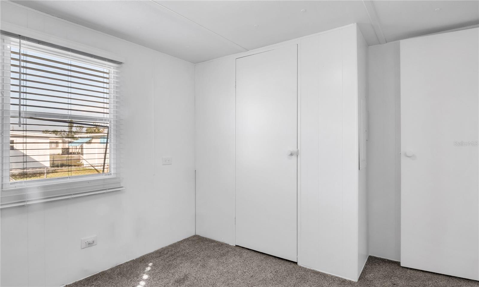 CASA LOMA MOBILEHOME SUB - Residential Lease