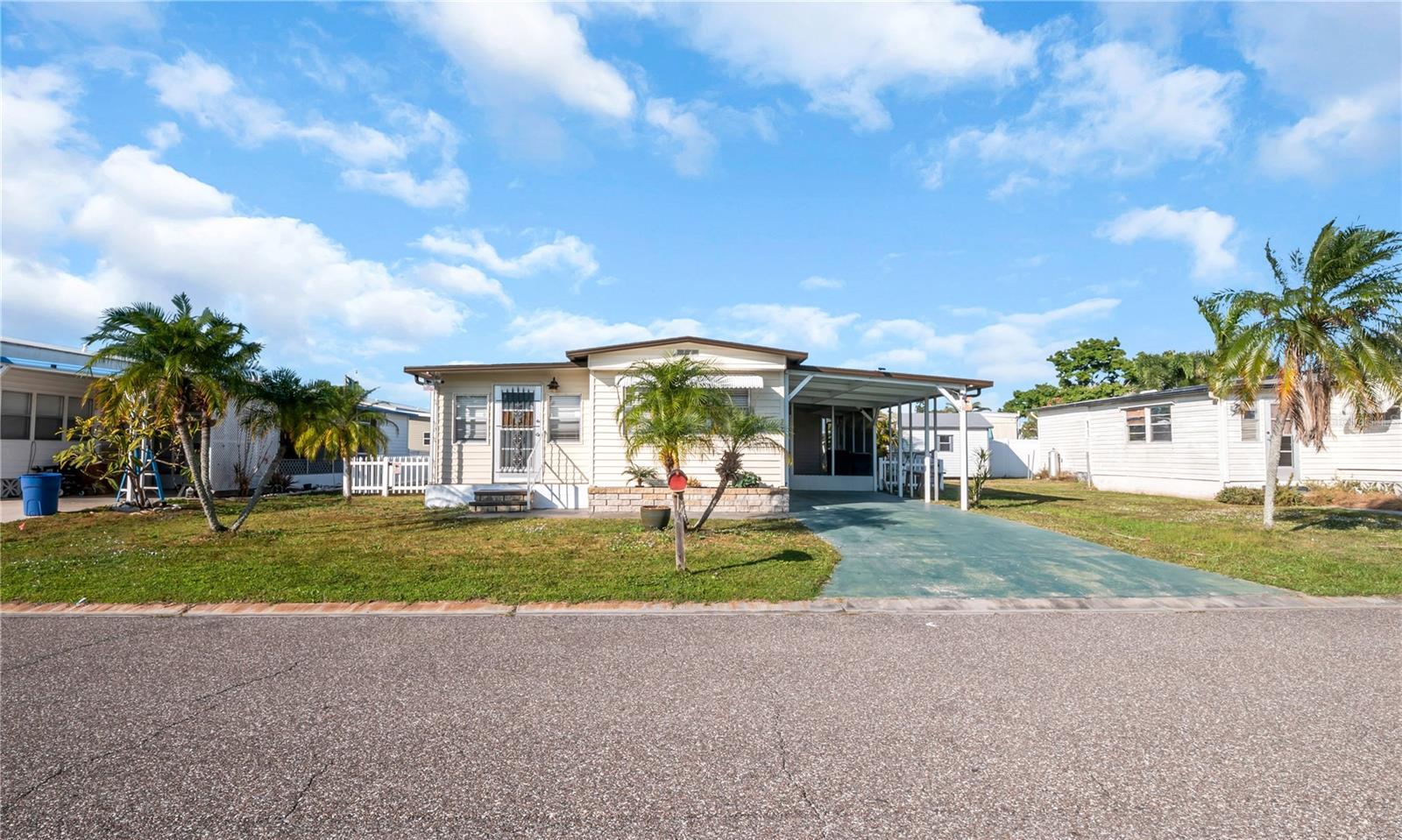 CASA LOMA MOBILEHOME SUB - Residential Lease