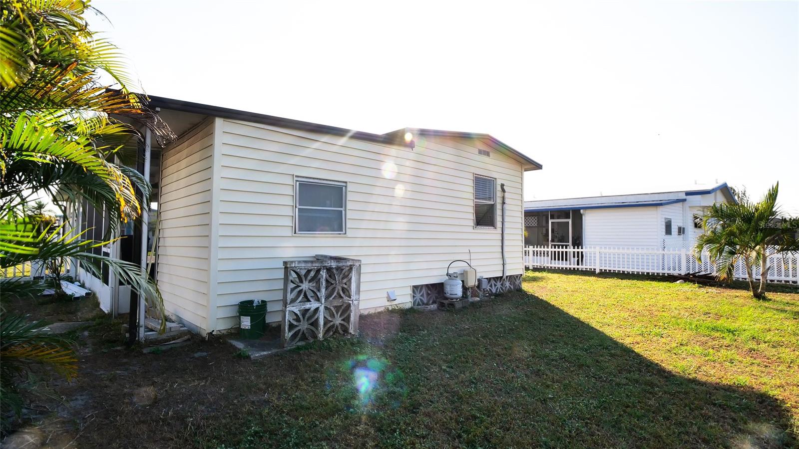 CASA LOMA MOBILEHOME SUB - Residential Lease