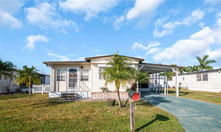 FOR RENT CASA LOMA ALL AGE COMMUNITY -Great Location!
Well-maintained 3-bedroom home available in the desirable Casa Loma community in Bradenton. This property features a brand-new bathroom, a comfortable floor plan, and a driveway with parking for two vehicles. *No pets & HOA approval required.* Quick response from HOA application.  Casa Loma offers excellent amenities including a clubhouse, pool, outdoor seating areas, and year-round community activities. Golf carts are permitted throughout the neighborhood. Landscaping included in the rent.  Prime location just minutes to Bradenton’s Riverwalk, downtown shopping and dining, golf courses, medical facilities, and world-famous Gulf beaches. Convenient access to Sarasota and Tampa/St. Pete airports and I-75.  Move-in ready and easy to show,  schedule your appointment today. !!