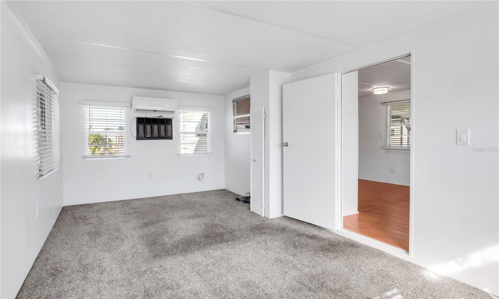 CASA LOMA MOBILEHOME SUB - Residential Lease