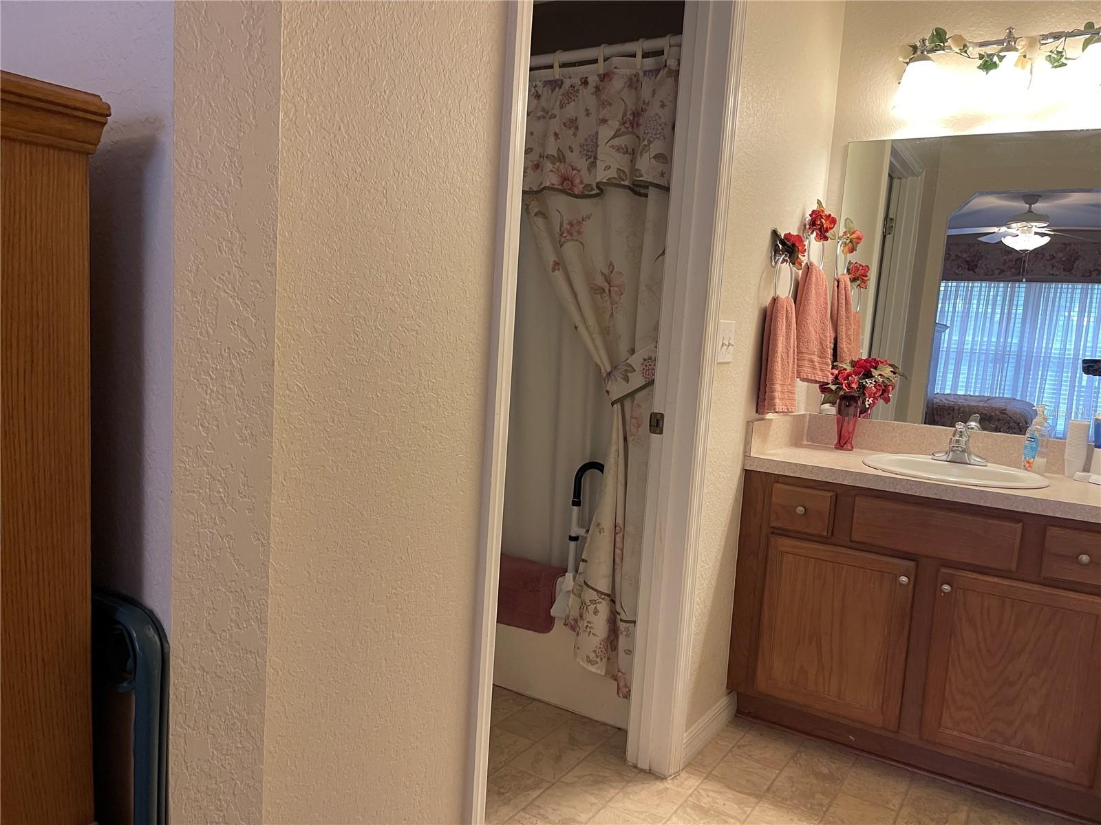 SILVER SPGS SHORES UN 18 - Residential