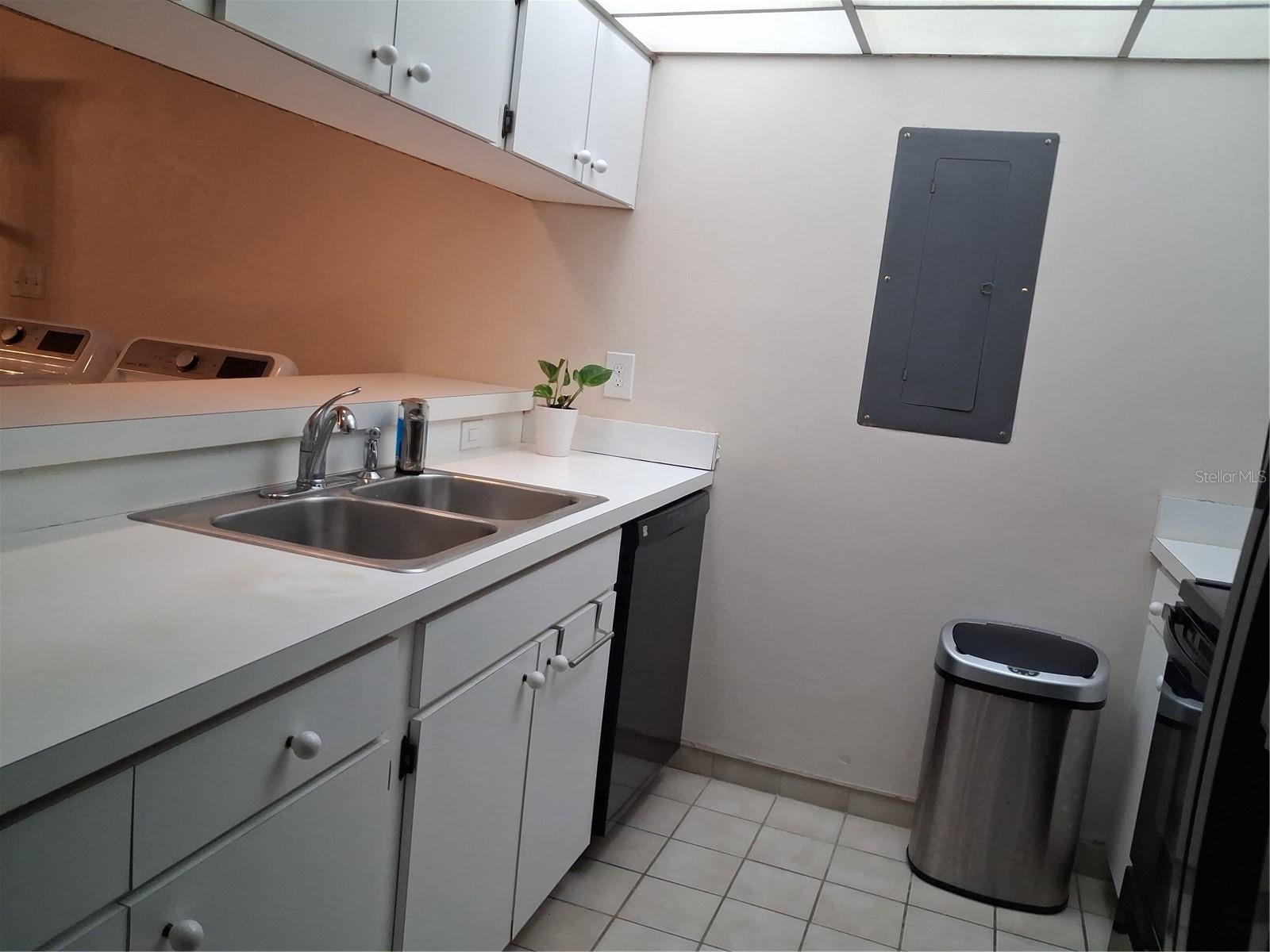 3341 CAMELOT DRIVE 3341