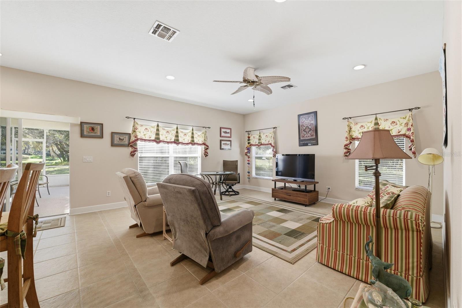 WELLINGTON AT SEVEN HILLS PH11 - Residential