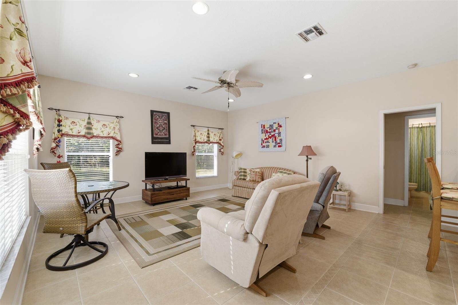 WELLINGTON AT SEVEN HILLS PH11 - Residential