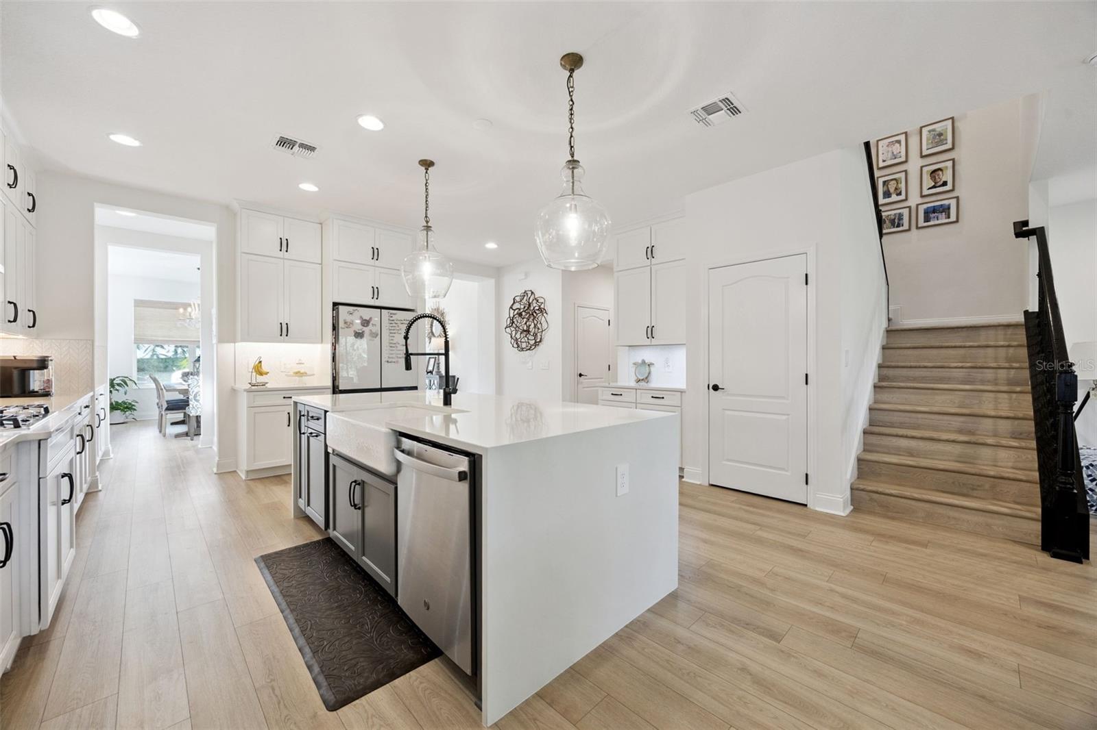 HULL ISLAND/OAKLAND PH 2 - Residential