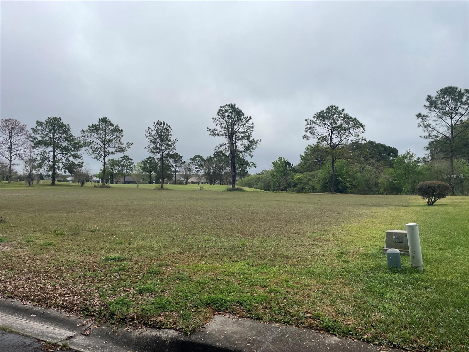 LAKES LADY LAKE - Land