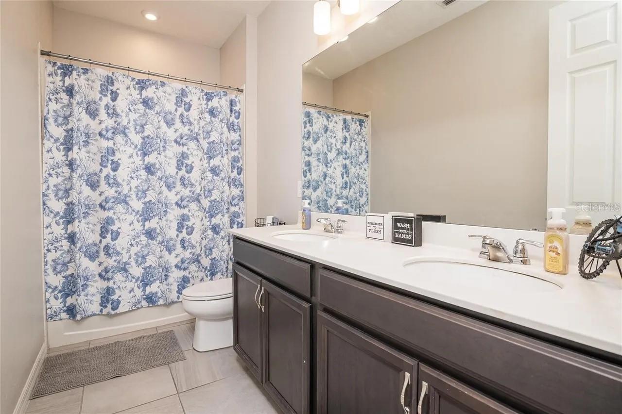 TAPESTRY-PH 5 - Residential