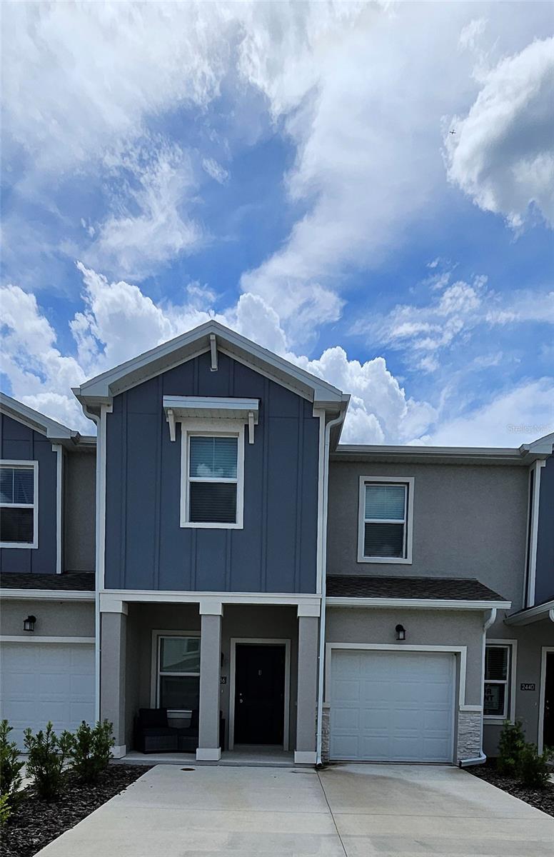 FOR LEASE! SPACIOUS 3 BED, 2.5 BATH TOWNHOME IN KISSIMMEE WITH OPEN FLOOR PLAN, MODERN KITCHEN, AND MASTER SUITE. ATTACHED GARAGE AND IN-UNIT LAUNDRY. CONVENIENTLY LOCATED NEAR SCHOOLS, SHOPPING, DINING, AND MAJOR HIGHWAYS. JUST MINUTES FROM DISNEY AND ORLANDO ATTRACTIONS.