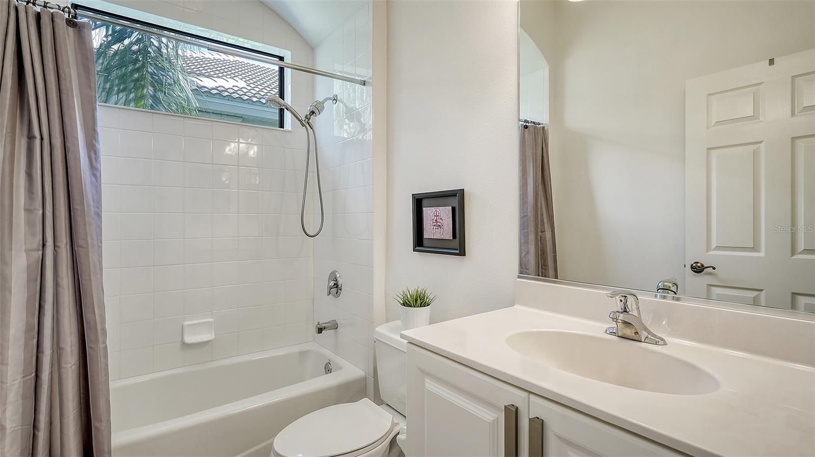 LAKEWOOD RANCH COUNTRY CLUB VILLAGE AA 1&2 - Residential Lease