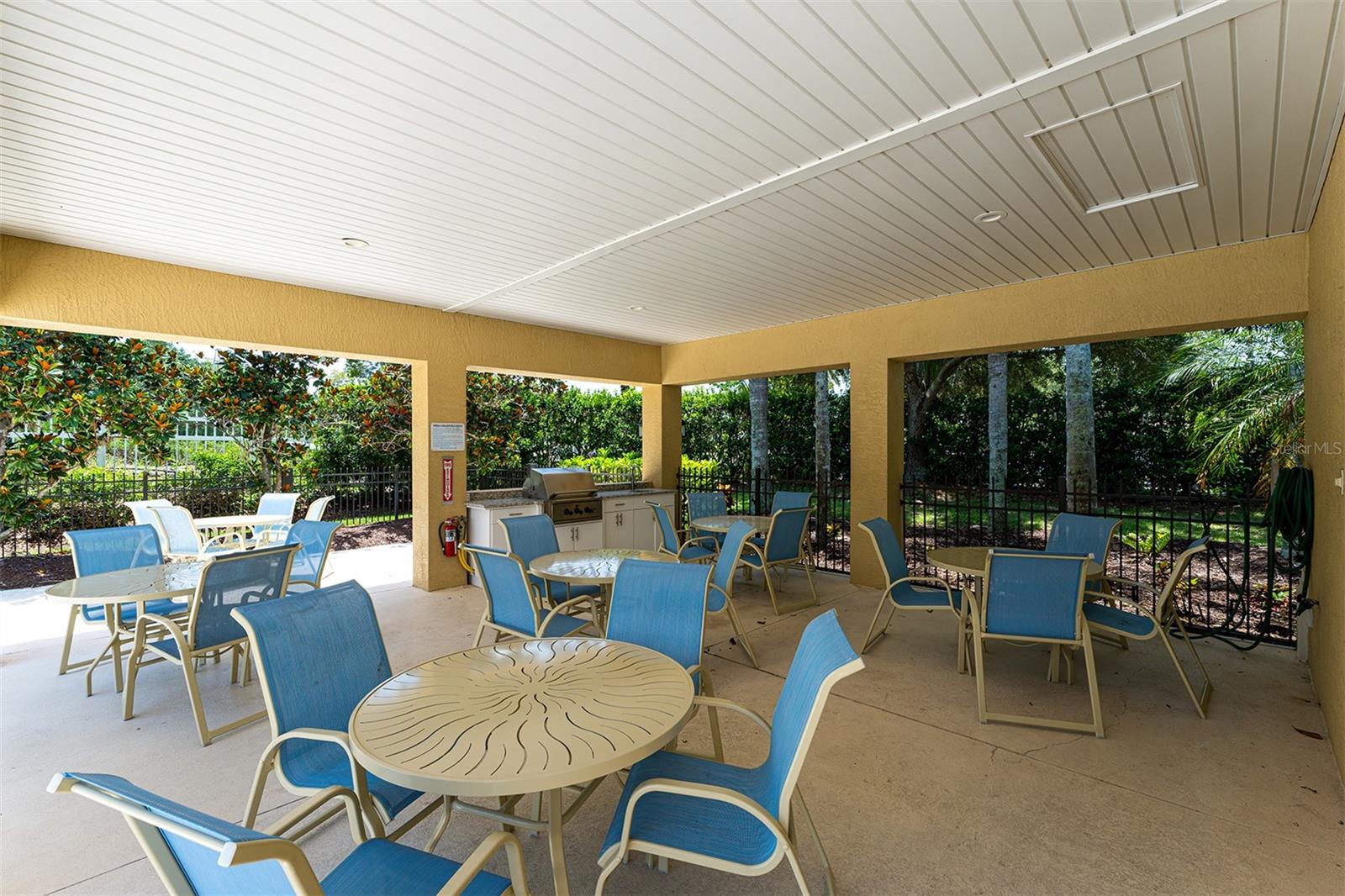 LAKEWOOD RANCH COUNTRY CLUB VILLAGE AA 1&2 - Residential Lease