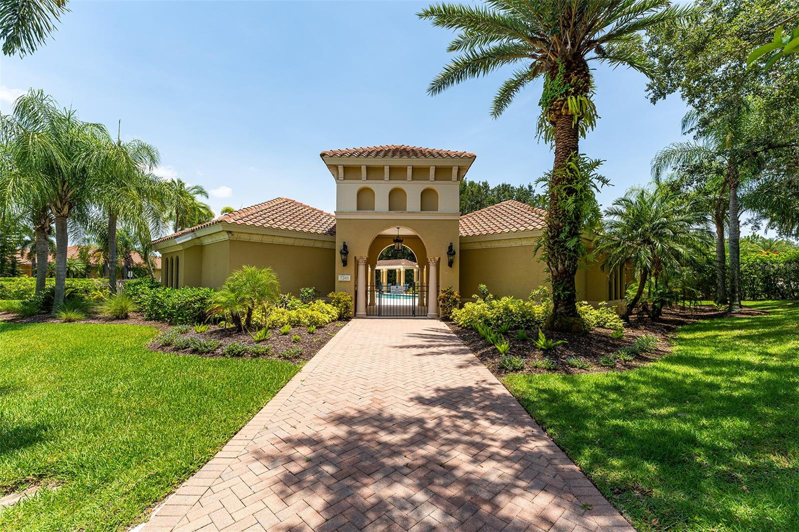 LAKEWOOD RANCH COUNTRY CLUB VILLAGE AA 1&2 - Residential Lease