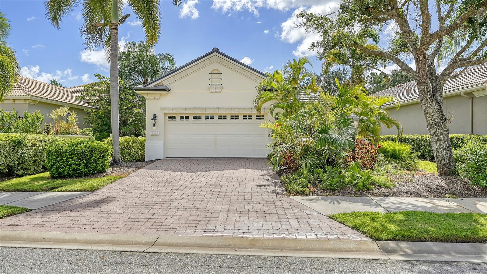 LAKEWOOD RANCH COUNTRY CLUB VILLAGE AA 1&2 - Residential Lease