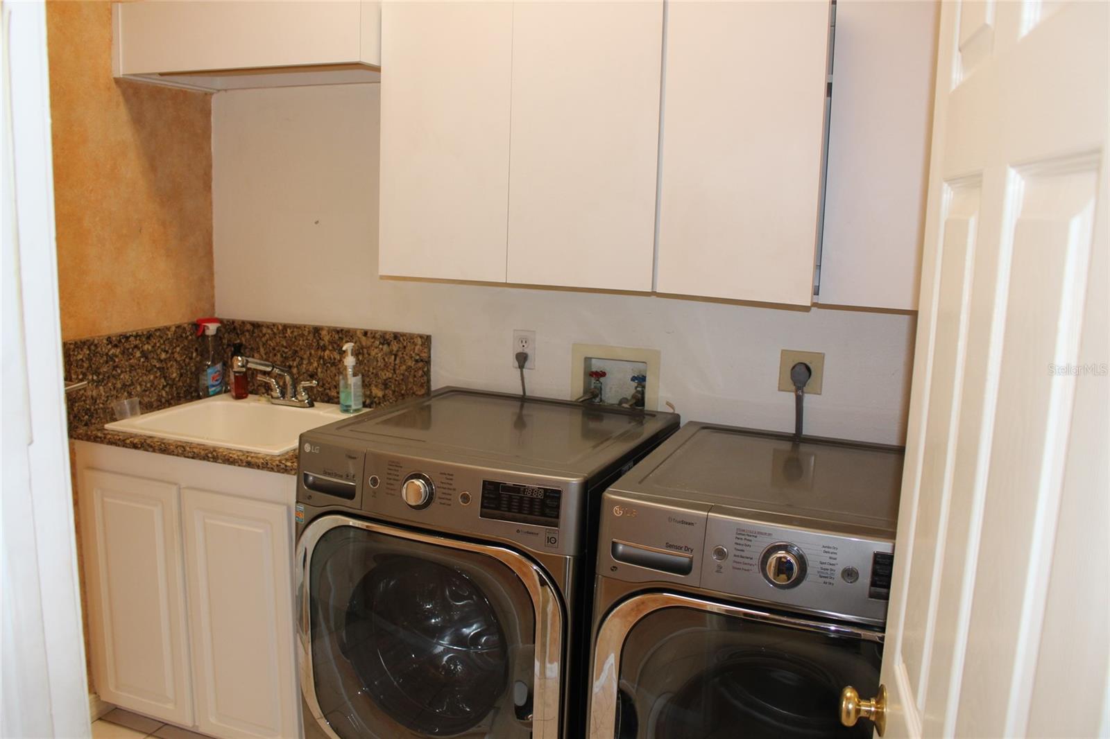 HUNTINGTON TRACE - Residential