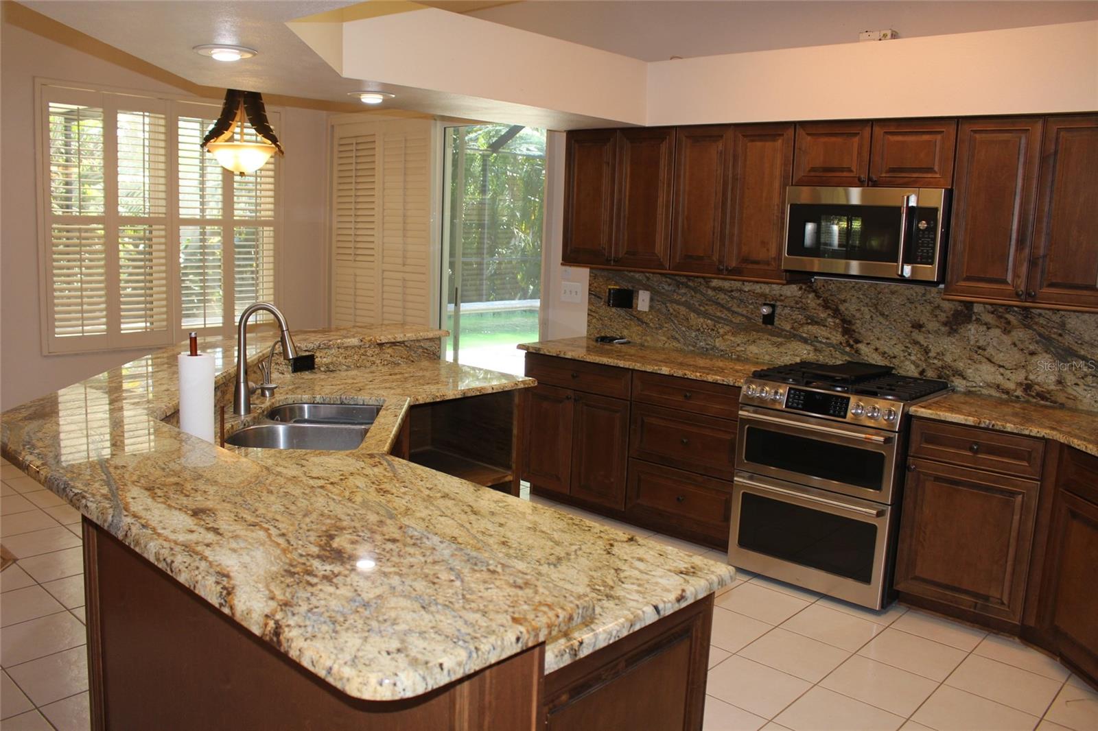 HUNTINGTON TRACE - Residential