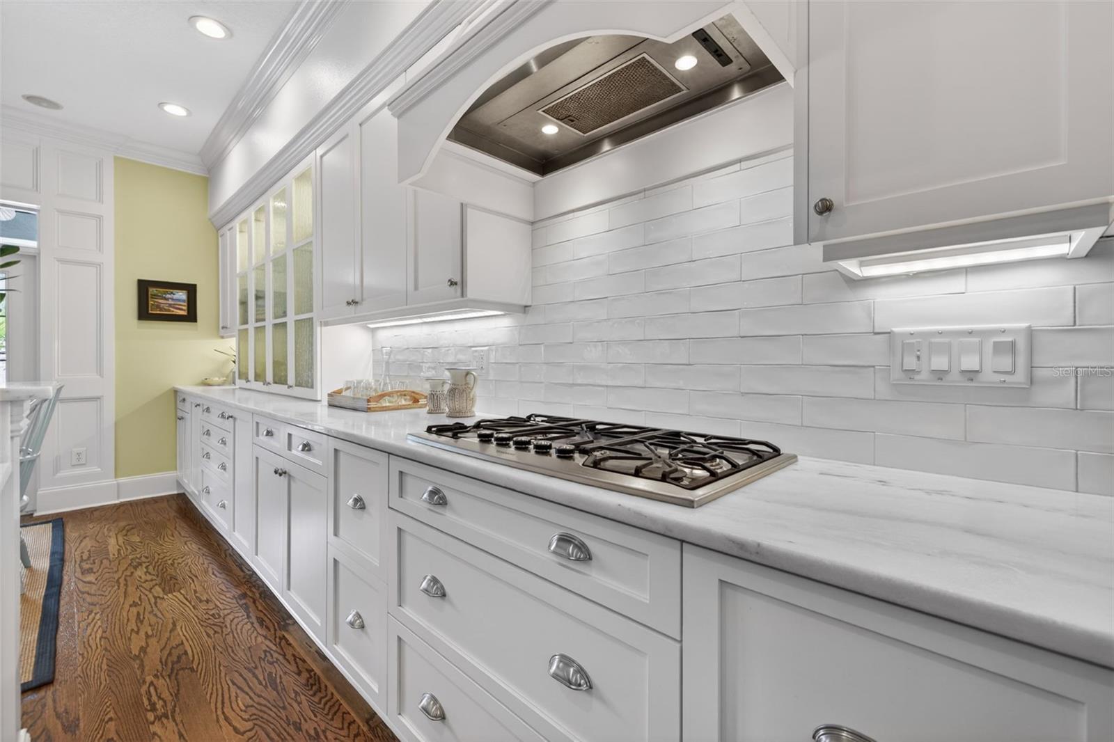 BELLEAIR ESTATES - Residential