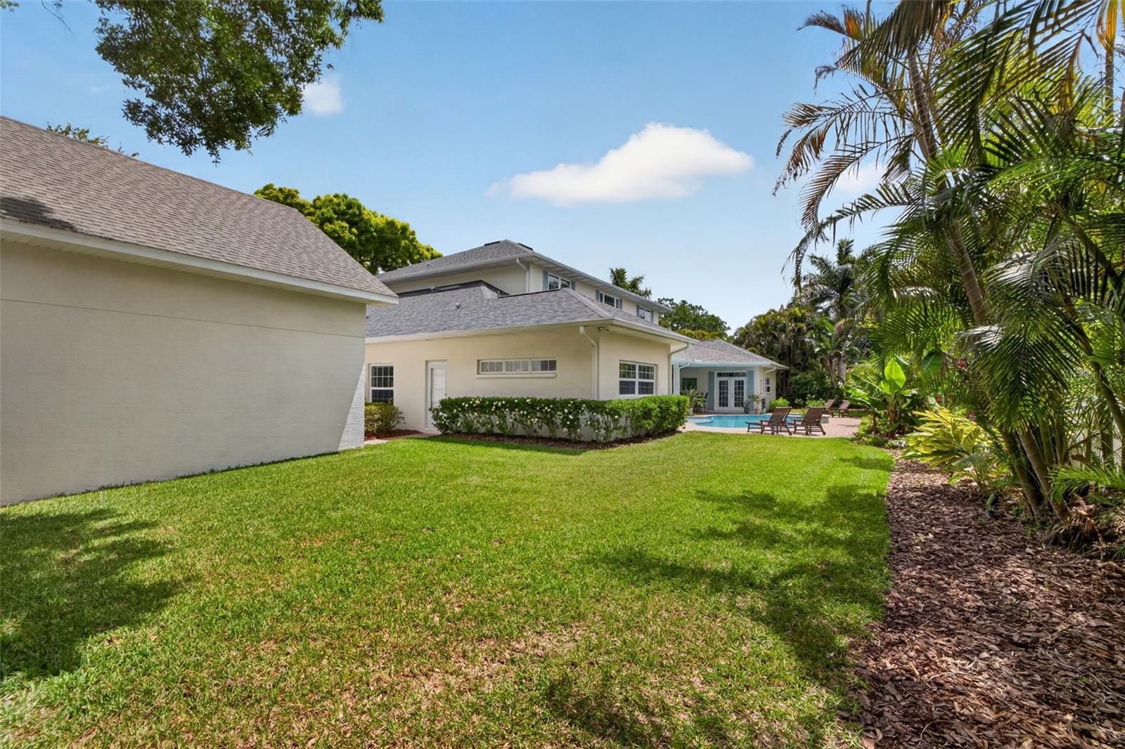 BELLEAIR ESTATES - Residential