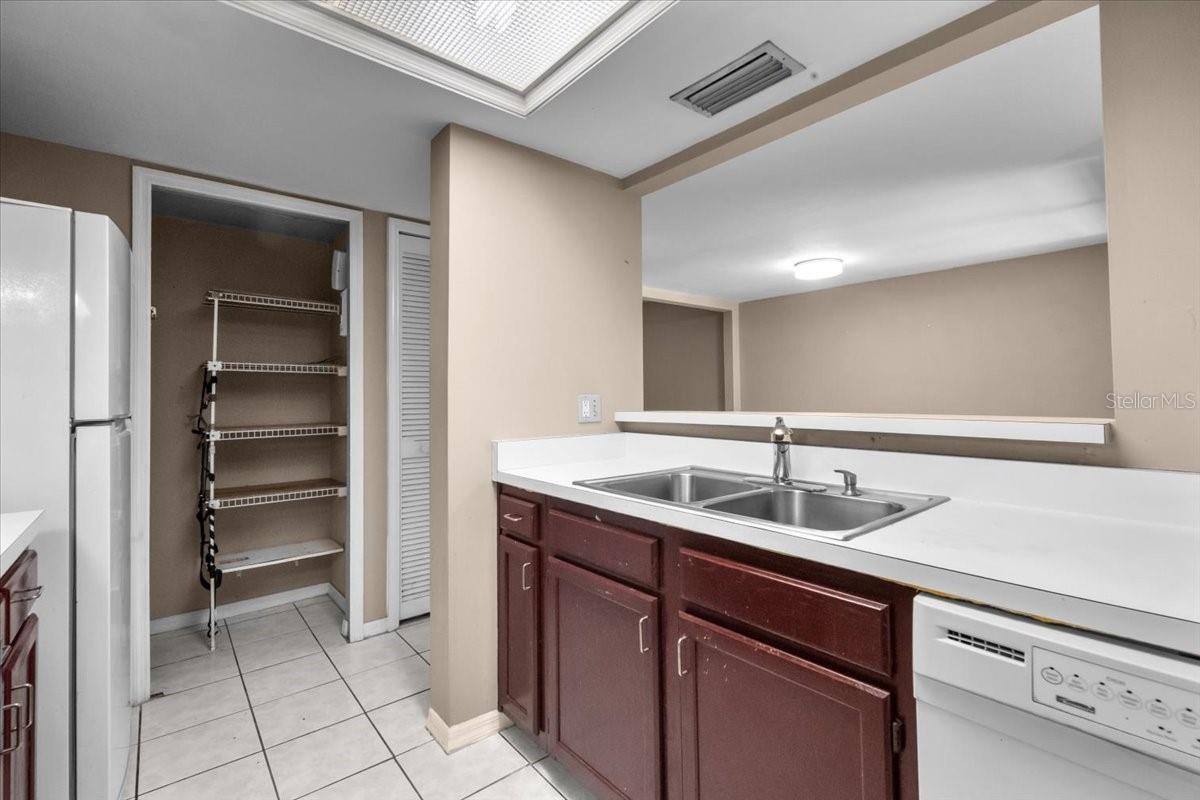 ROCKWOOD VILLAS - Residential