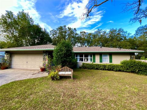 A home in DUNNELLON