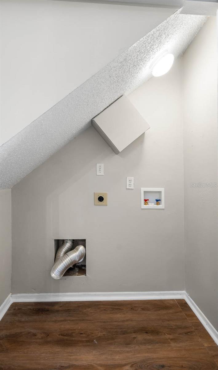 COUNTRYSIDE KEY - Residential