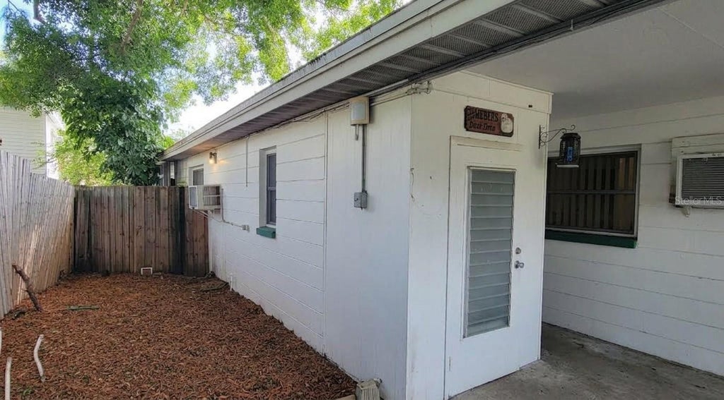 Photo of 546 35th Avenue N, St Petersburg, FL 33704 (MLS # TB8548182)
