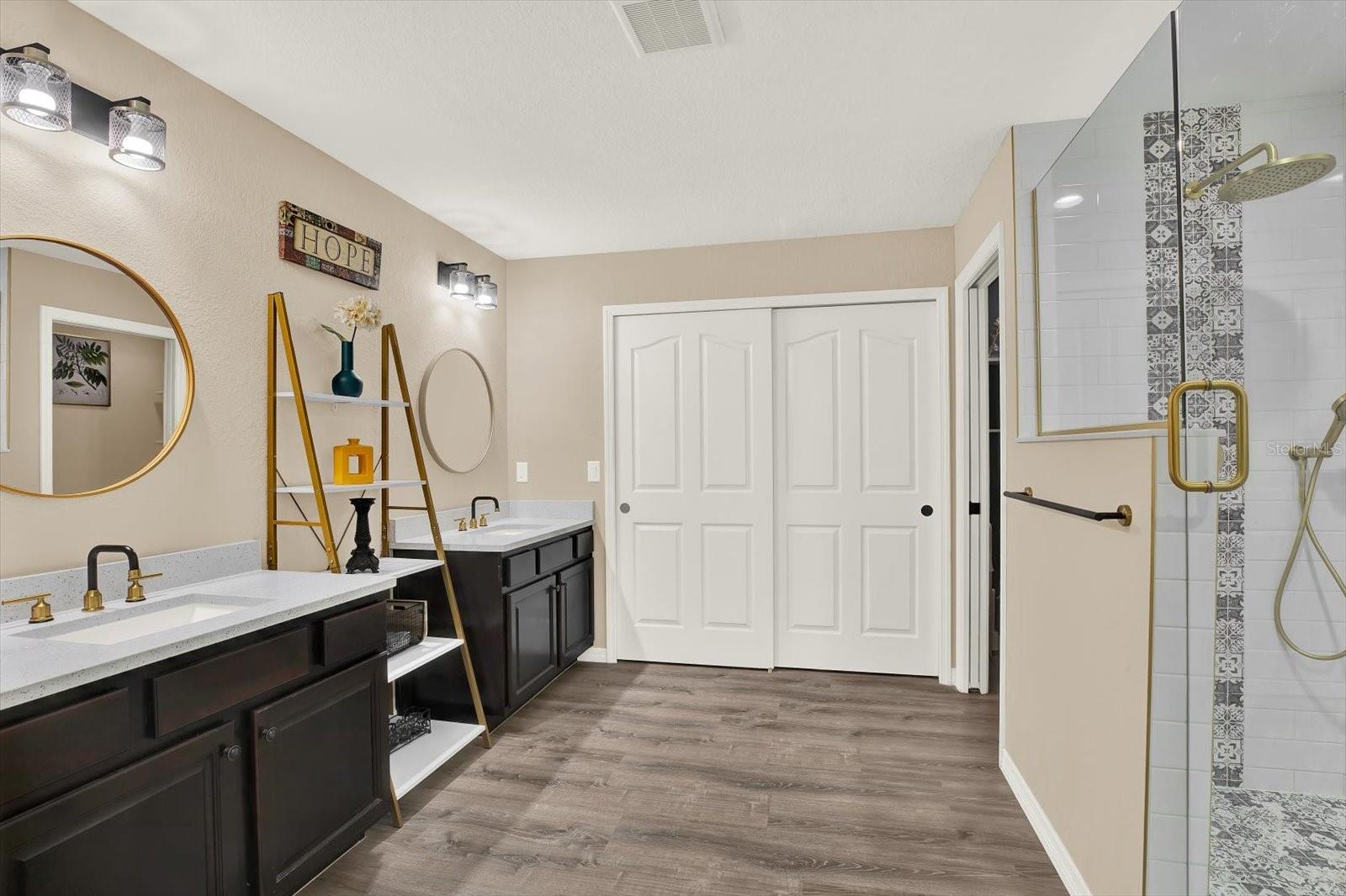 ROYAL HIGHLANDS - Residential