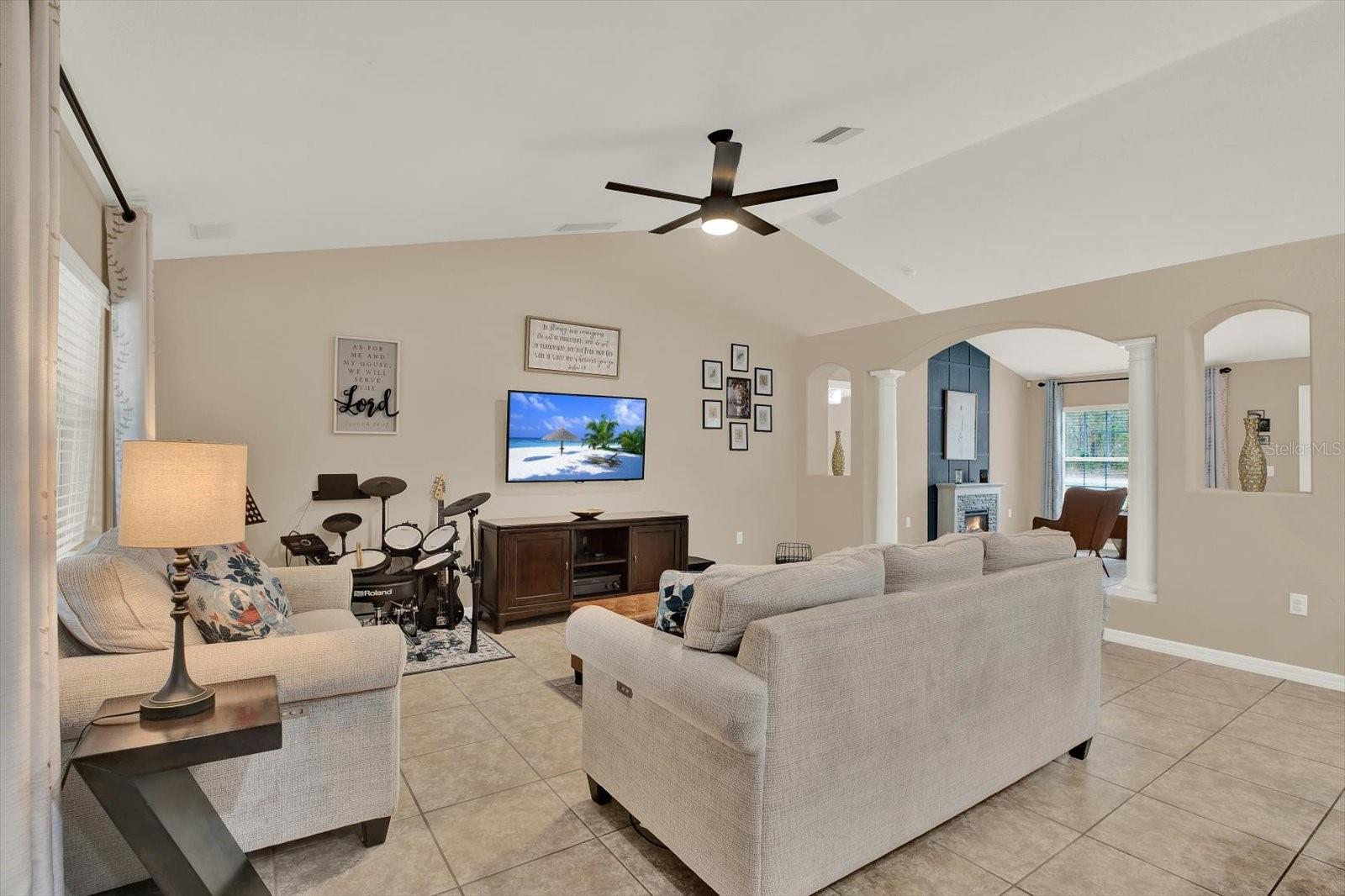 ROYAL HIGHLANDS - Residential