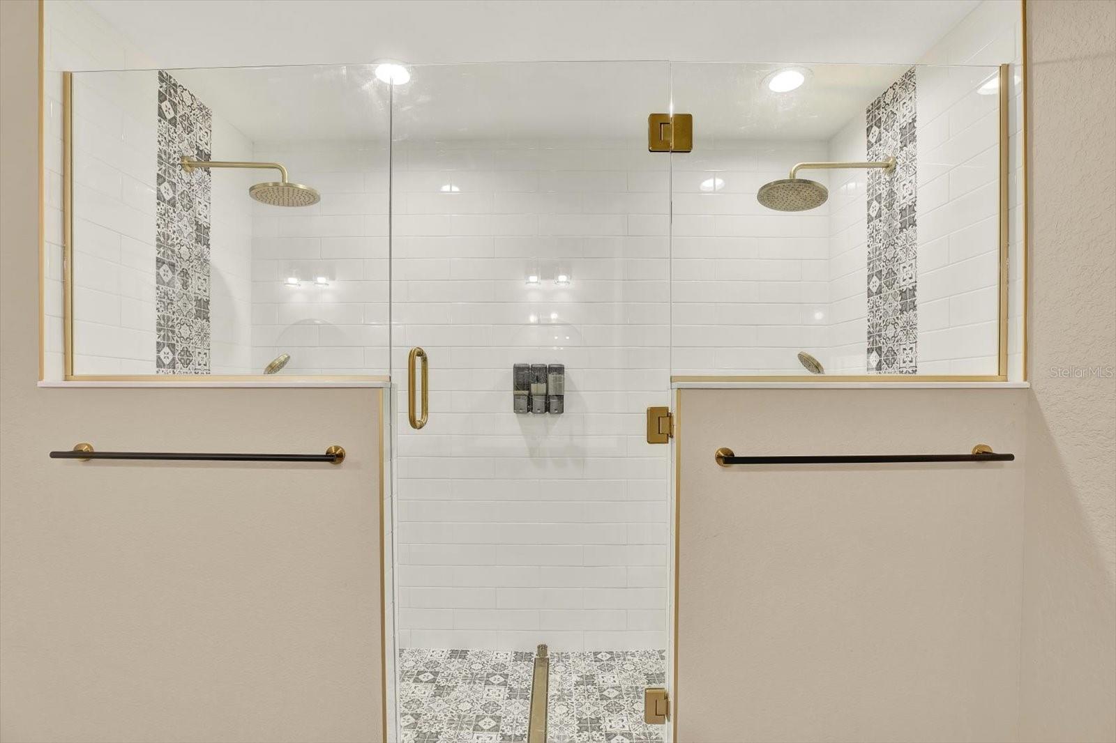 ROYAL HIGHLANDS - Residential