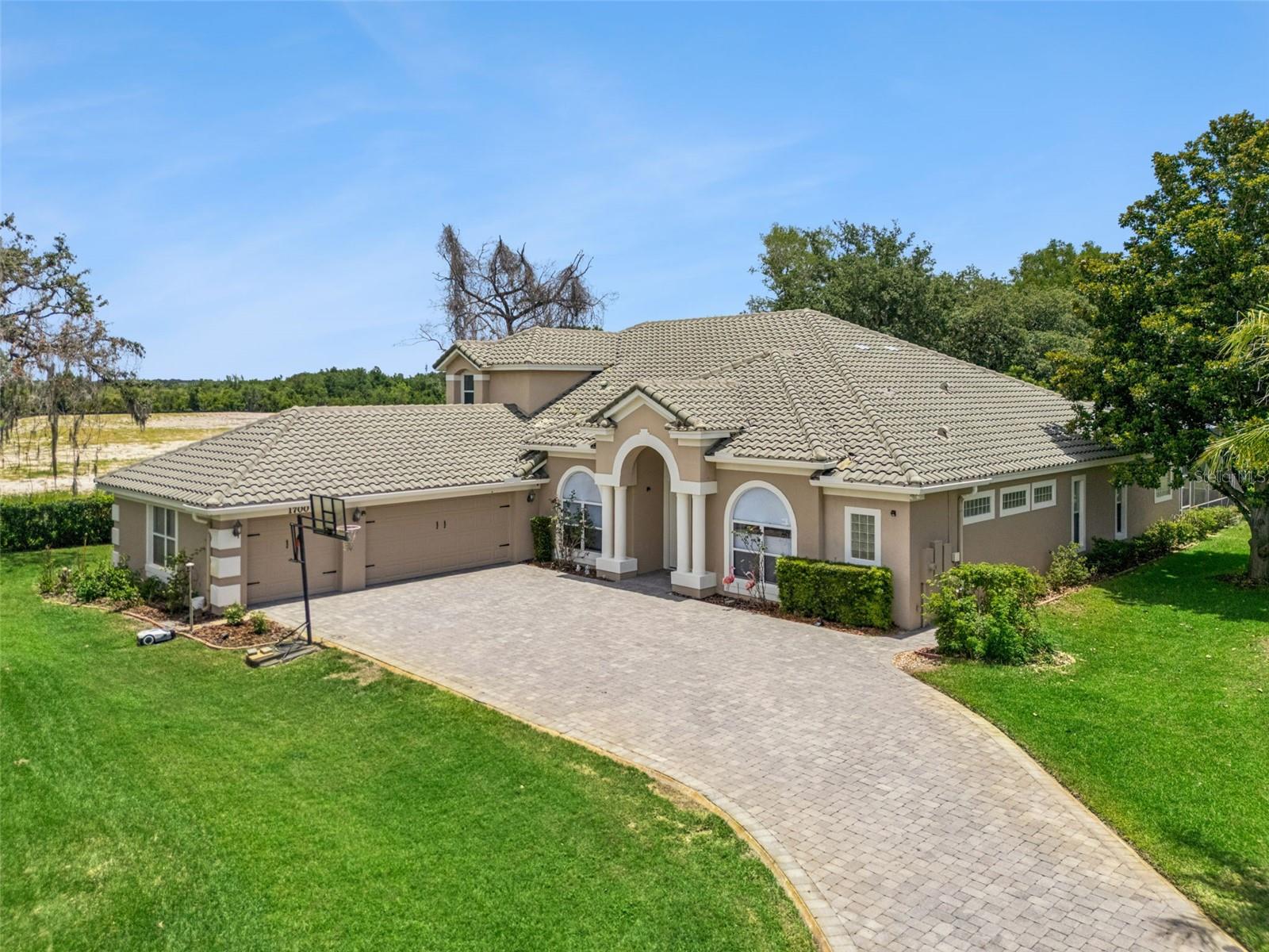 1700 LAKE ROBERTS COURT