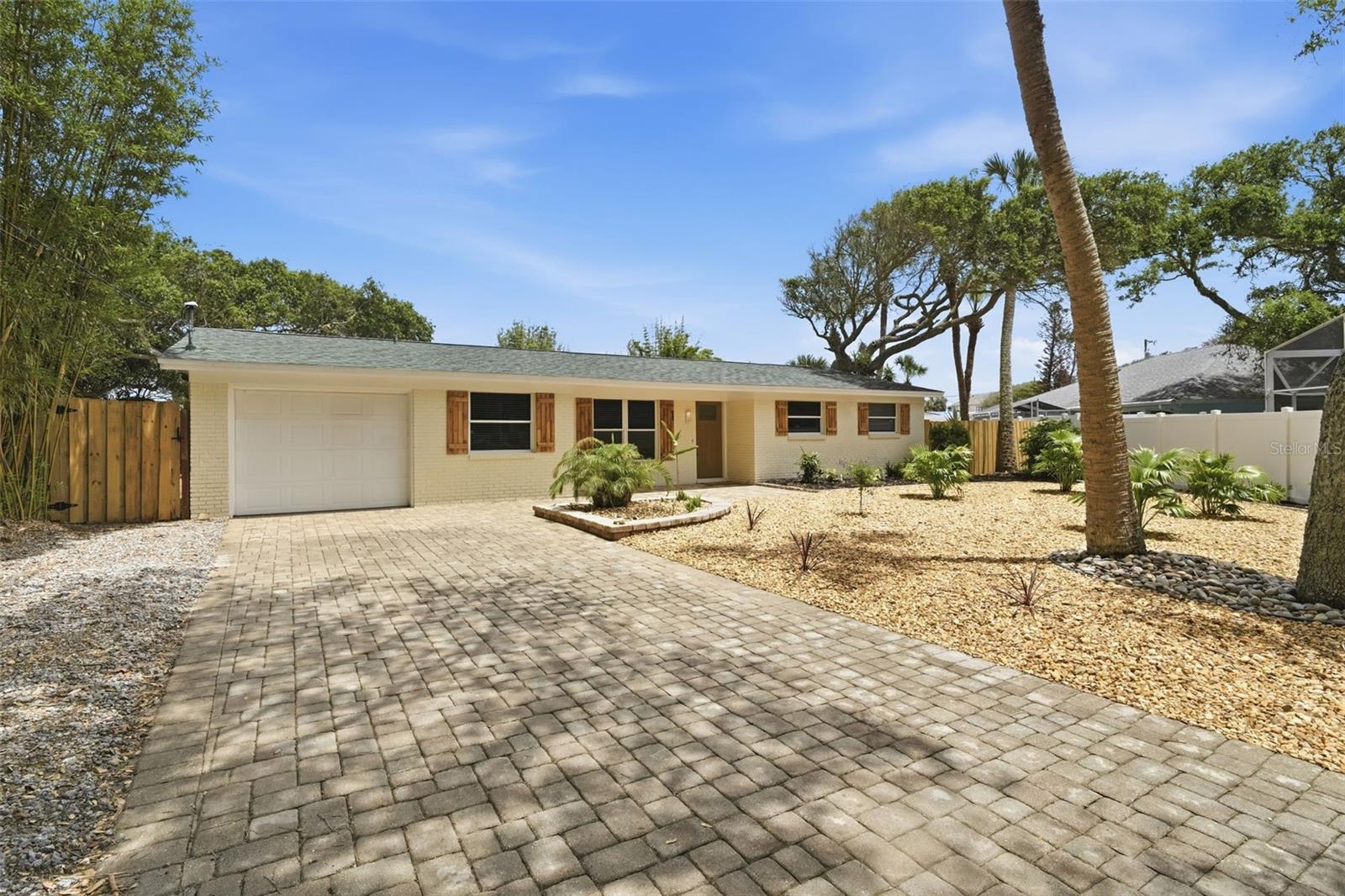 SHADY OAKS - Residential