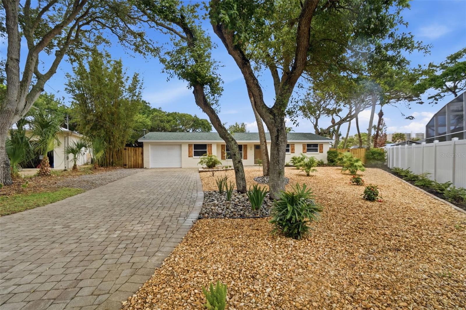 SHADY OAKS - Residential