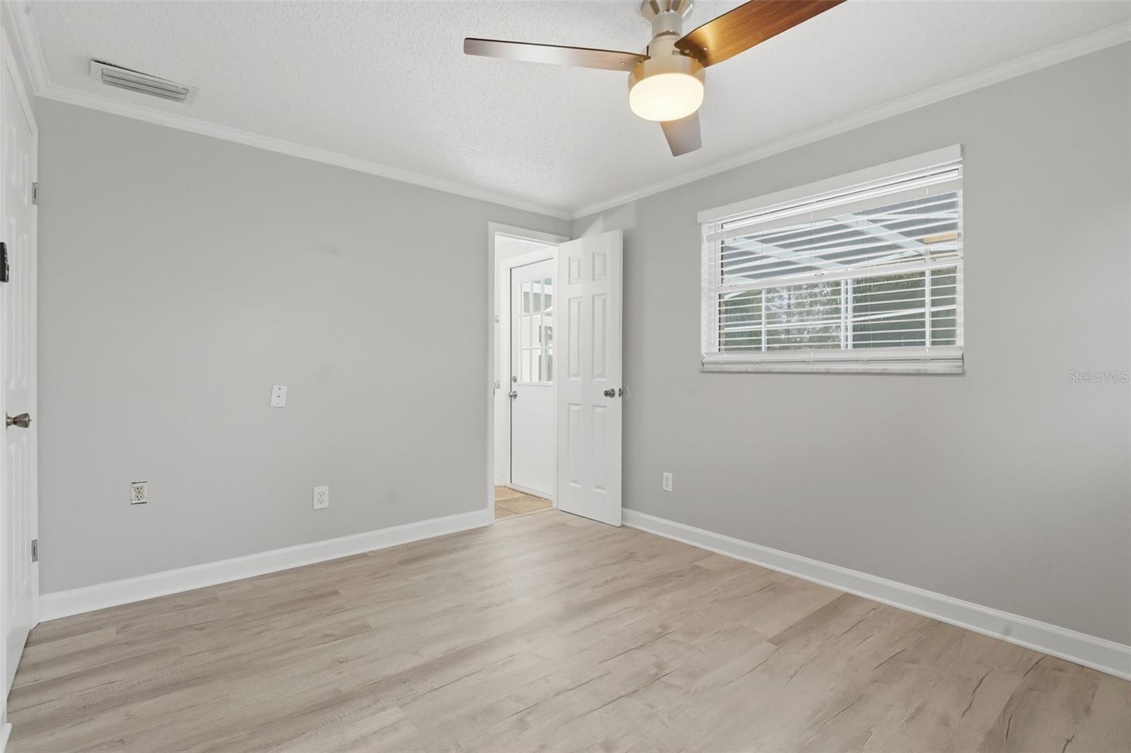 SHADY OAKS - Residential