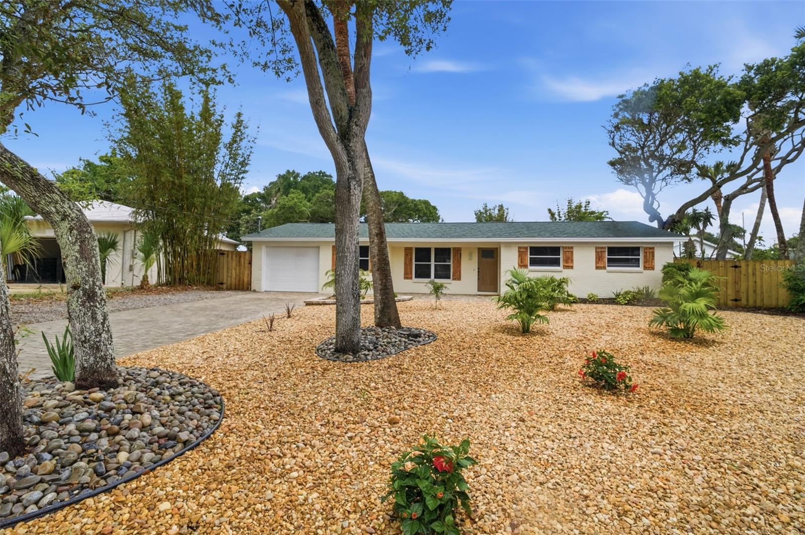 SHADY OAKS - Residential