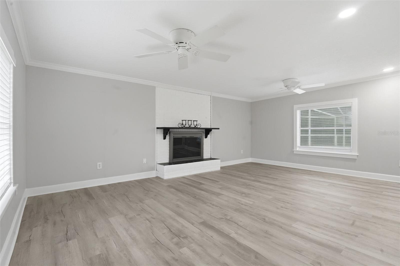 SHADY OAKS - Residential
