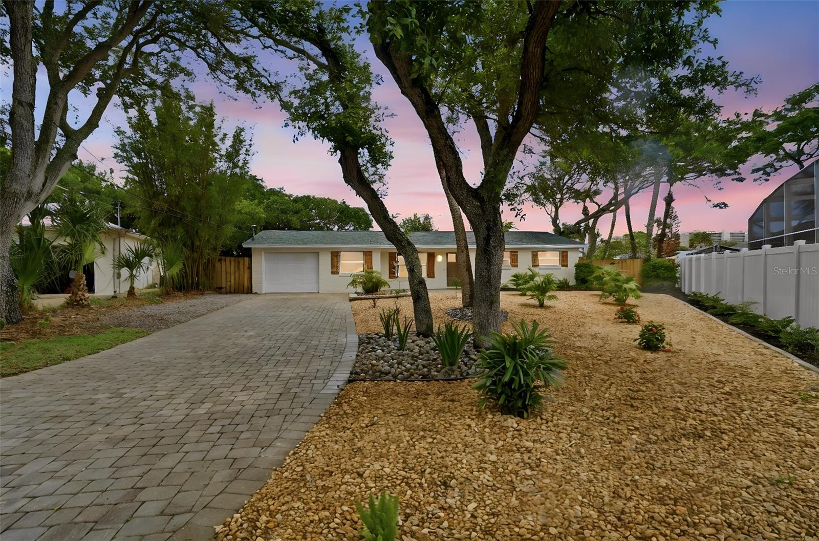 SHADY OAKS - Residential