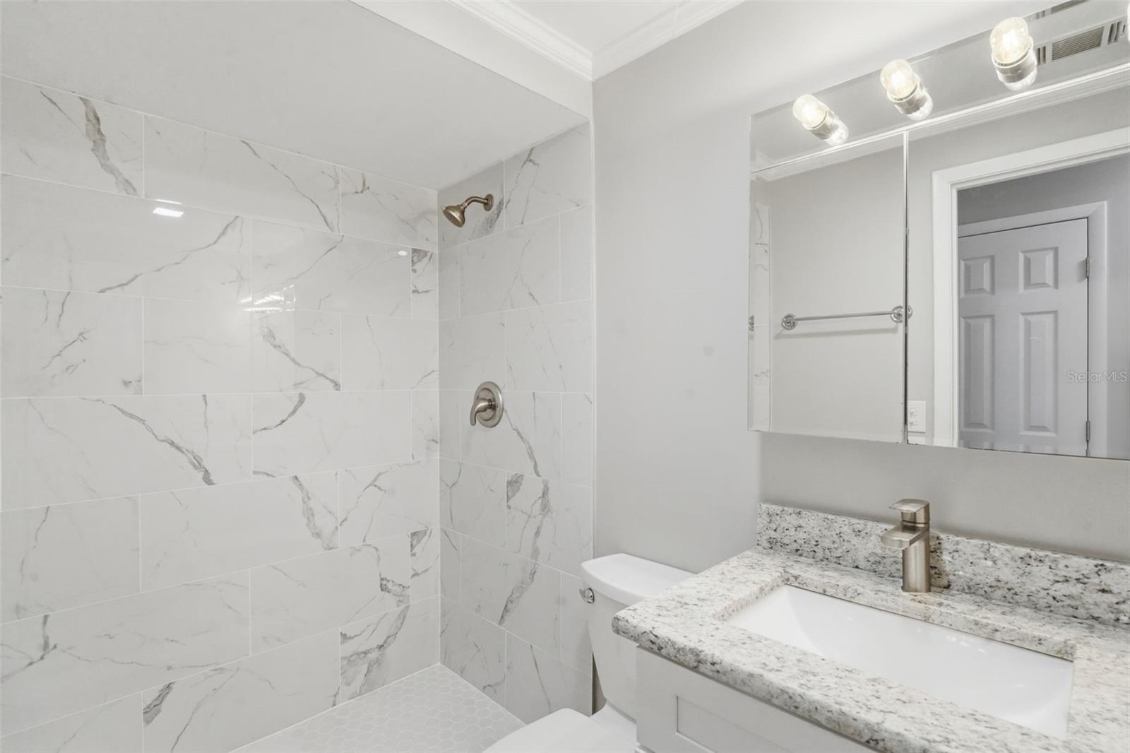 SHADY OAKS - Residential