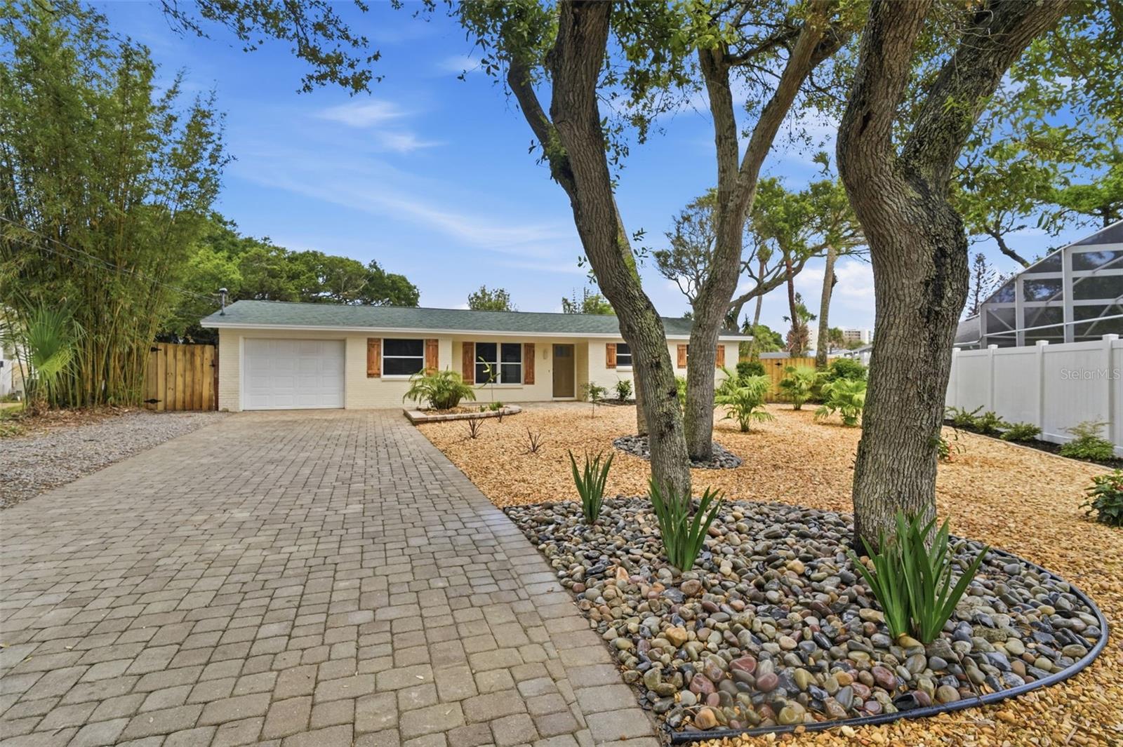 SHADY OAKS - Residential