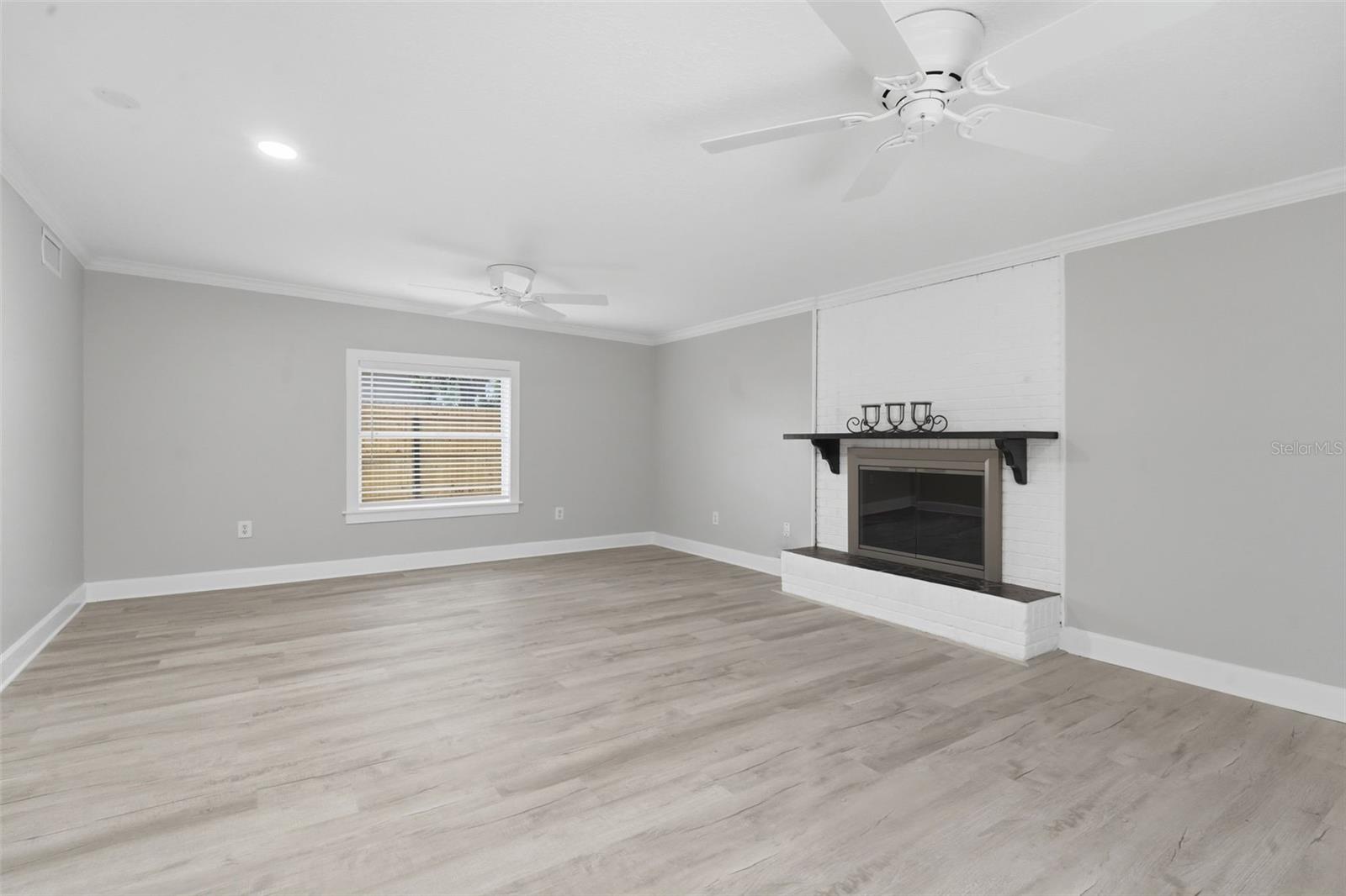 SHADY OAKS - Residential