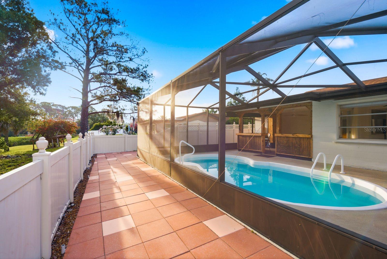 BEACON SQUARE - Residential